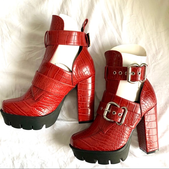 Red booties - Picture 3 of 3